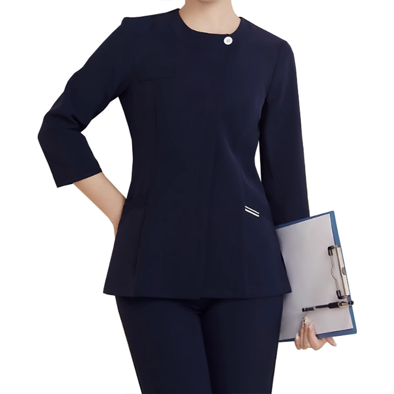 簡約深藍色職業女裝，七分袖設計，盡顯幹練風範