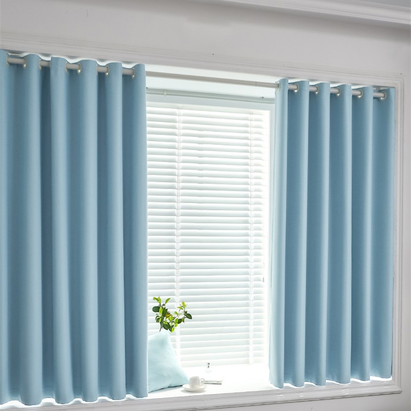 臥室客廳陽臺現代風掛鉤式窗簾，羅馬杆款式淺藍色隔熱遮光簾